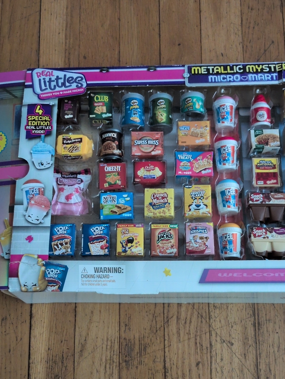 Real Littles Metallic Mystery Micro Mart Playset - Picture 7 of 10